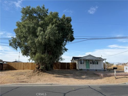 716 W Church Ave, Ridgecrest, CA, 93555-4530 | Card Image