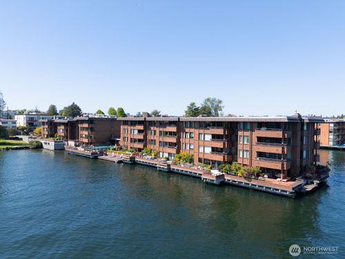 apt-403b-2330 43rd Ave E, Seattle, WA, 98112-2794 | Card Image