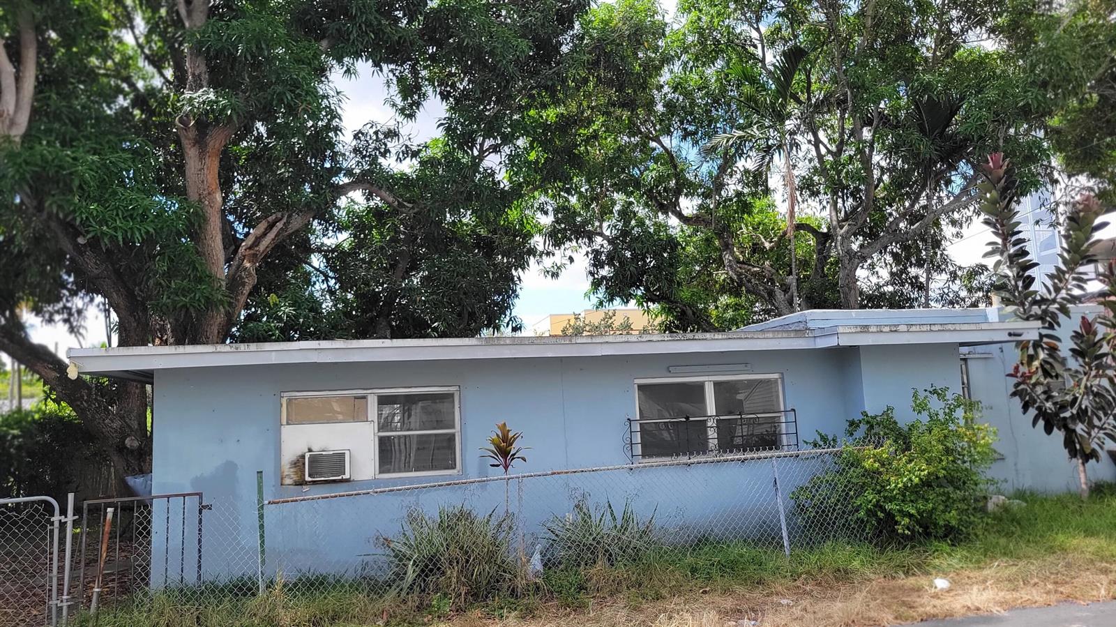 Residential Lease in Hollywood