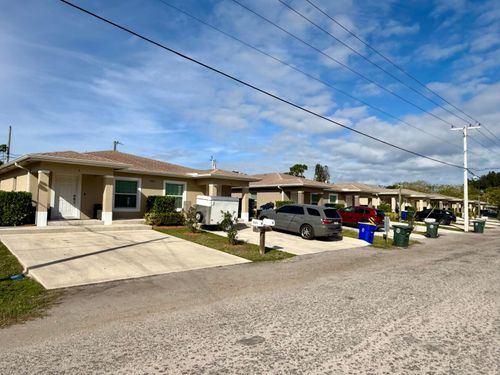 3531 S 7th St, Fort Pierce, FL, 34982-6938 | Card Image