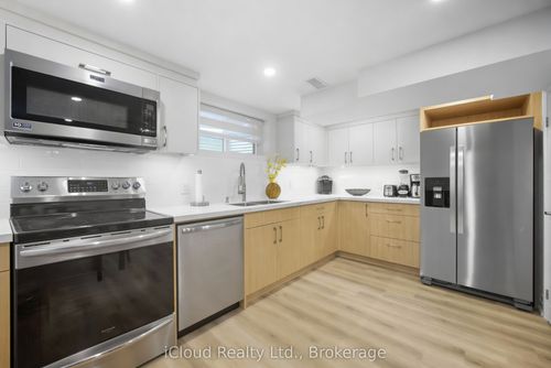 b-23 Swanhurst Blvd, Mississauga, ON, L5N1B6 | Card Image