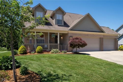 6075 Prairie Stream Way, Columbus, IN, 47203-9049 | Card Image
