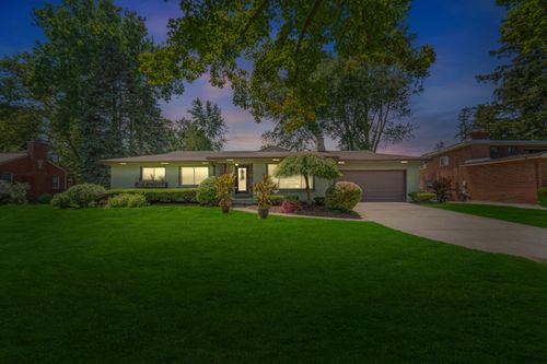 28715 Somerset Pl, Lathrup Village, MI, 48076-2655 | Card Image