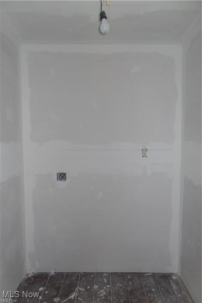 View of laundry room | Image 20