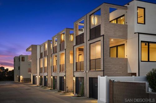 4200 Tonopah St, San Diego, CA, 92110 | Card Image