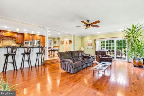 1900 Gibson Dr, Hatboro, PA, 19040-2557 | Card Image