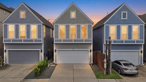 5326 Darling St, Houston, TX, 77007-1916 | Card Image
