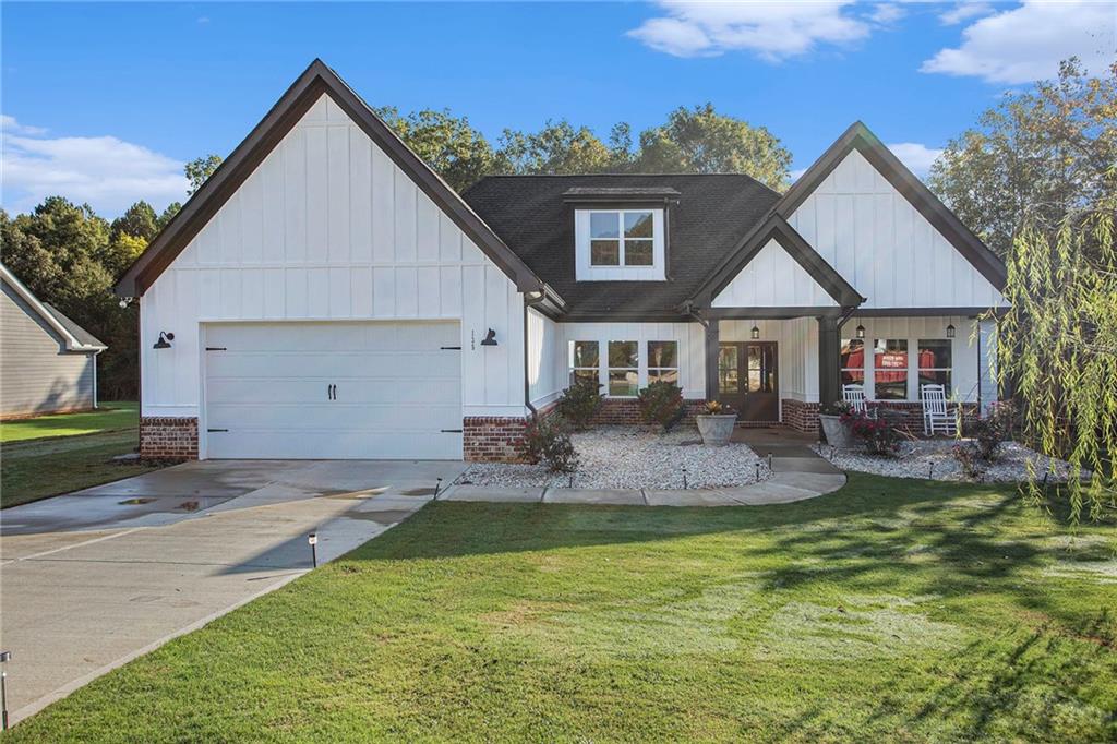 White Oak Way, Monroe, GA 30655