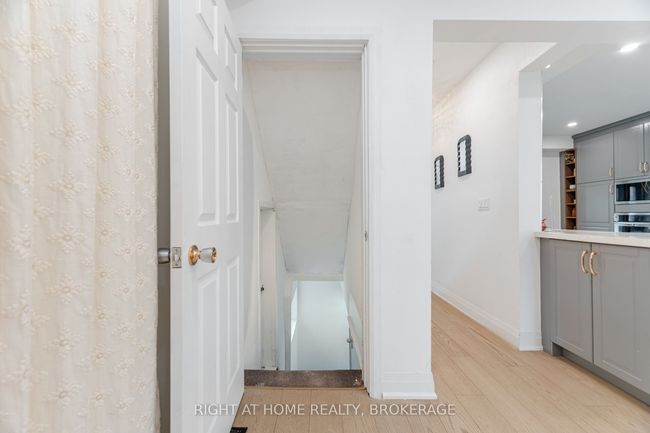 86 Glasgow St, House other with 4 bedrooms, 3 bathrooms and 4 parking in Kitchener ON | Image 37