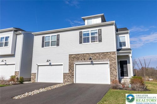 7536 Clayton Ave, COOPERSBURG, PA, 18036-8726 | Card Image