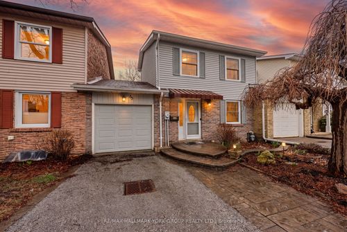 35 Parkland Court, Aurora, ON, L4G3M5 | Card Image