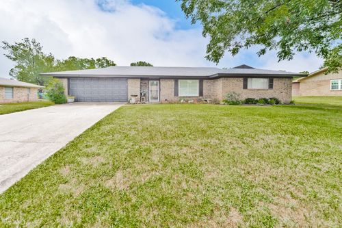 509 Whaley St, Bowie, TX, 76230-4525 | Card Image