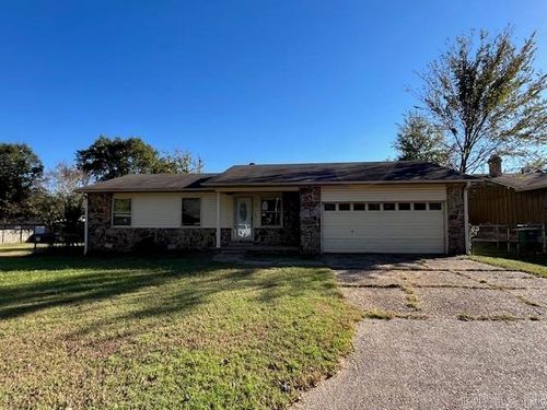 10 Cherryridge Pl, Jacksonville, AR, 72076-9207 | Card Image