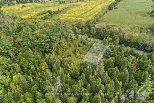 4825 Canon Smith Dr, Fitzroy Harbour, ON, K0A1X0 | Card Image
