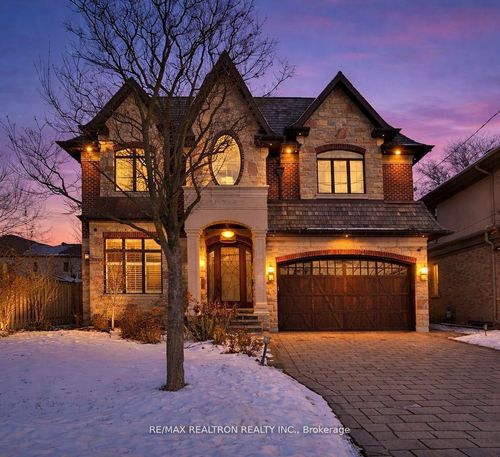 77 Tamworth Rd, North York, ON, M2N2N8 | Card Image