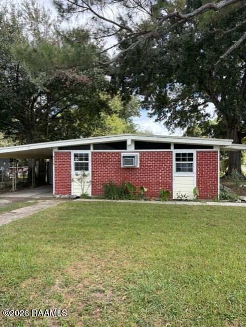 329 Fontelieu Drive, New Iberia, LA, 70560 | Card Image