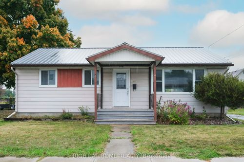 111 Landrigan St, Arnprior, ON, K7S2S7 | Card Image