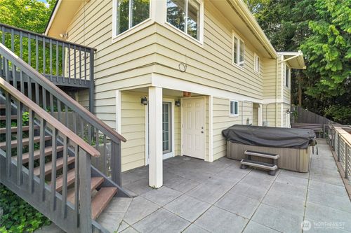 5467 16th Ave Sw, Seattle, WA, 98106-1535 | Card Image