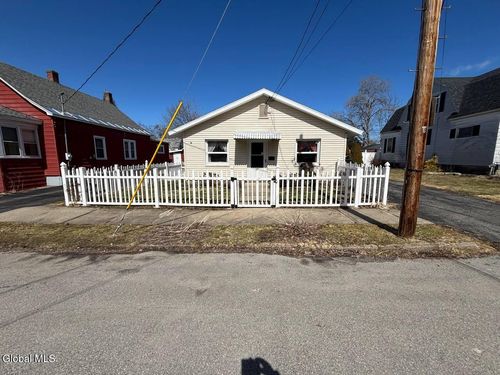 27 Franklin St, Gloversville, NY, 12078-1723 | Card Image