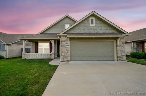 12314 N 131st East Ave, Collinsville, OK, 74021-8012 | Card Image