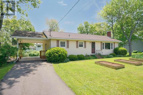 30 Oak Dr, Charlottetown, PE, C1A6T5 | Card Image