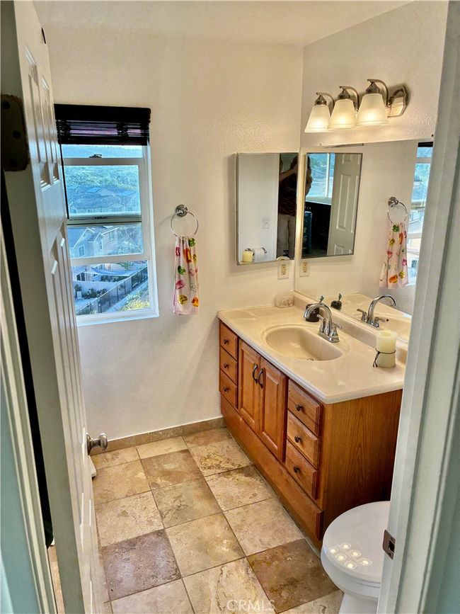 Master bedroom bathroom w/ tub | Image 24