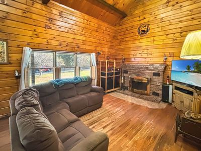 542 Kearsarge Valley Road, House other with 3 bedrooms, 1 bathrooms and null parking in Sutton NH | Image 3