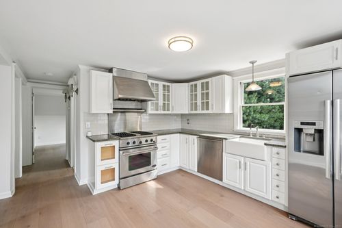 37 Cedar Crest Pl, Norwalk, CT, 06854-1401 | Card Image