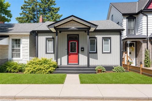 134 Erie Ave, Hamilton, ON, L8N2W8 | Card Image