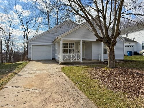 127 Blackburn St, Campbell, OH, 44405-1801 | Card Image