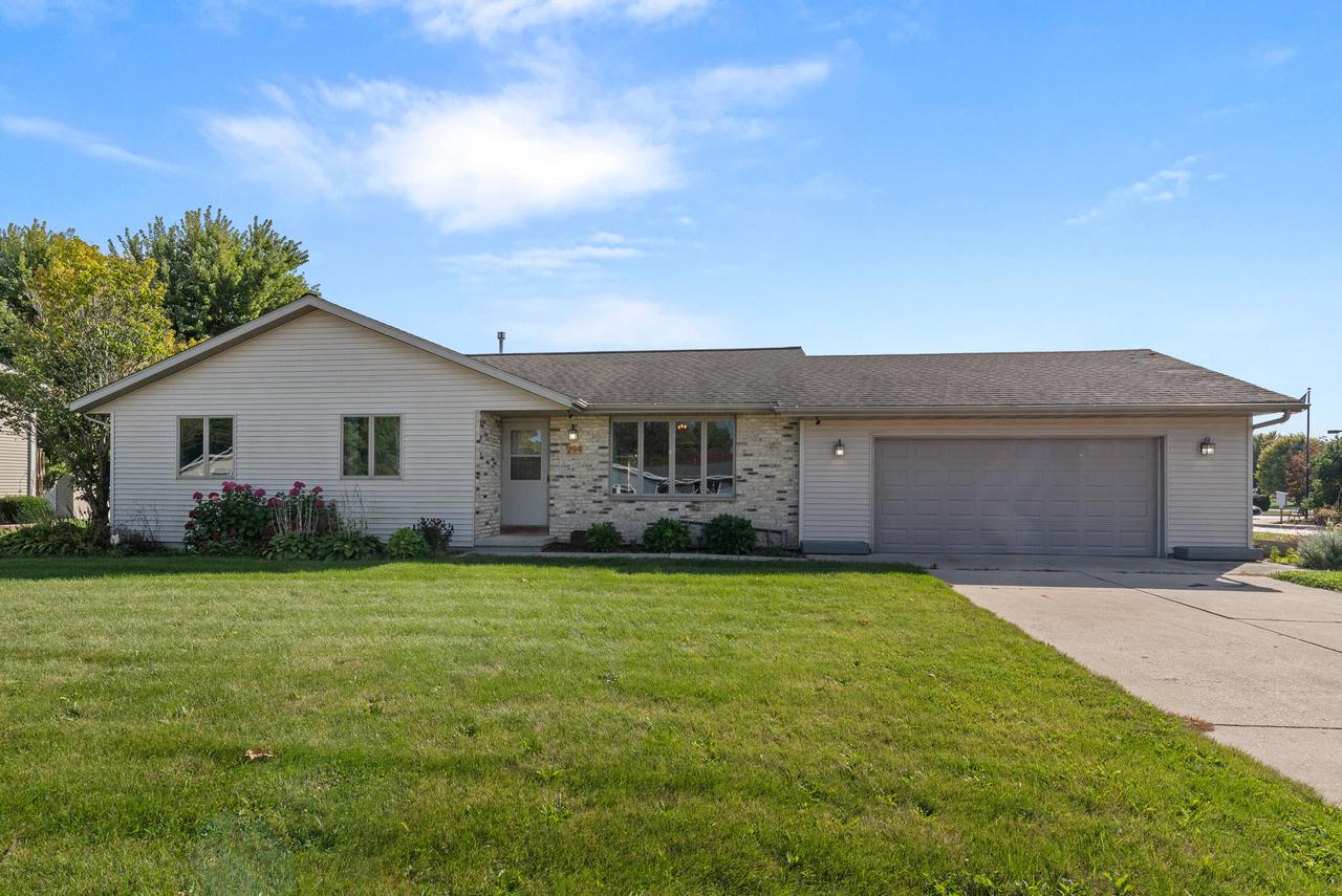 Mayfair Dr, Juneau, WI 53039