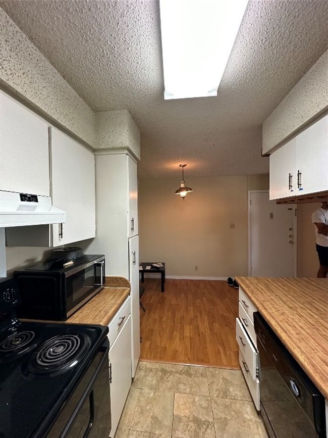 APT-52 - 910 Duncan Ln, Condo with 2 bedrooms, 2 bathrooms and 2 parking in Austin TX | Image 8