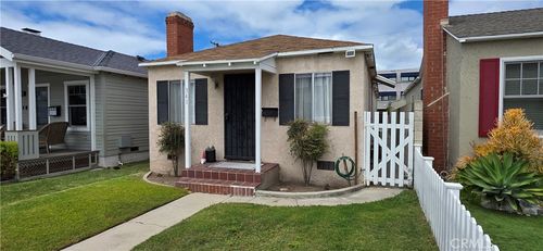 341 10th St, Seal Beach, CA, 90740-6431 | Card Image