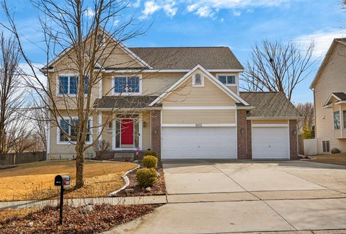 9012 Telford Cir, Johnston, IA, 50131-2748 | Card Image