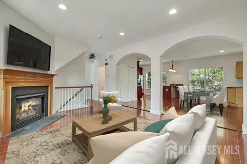 19 Russell Ct, Matawan, NJ, 07747-7103 | Card Image