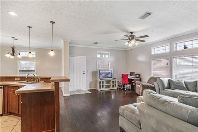 2005 Center St, House other with 3 bedrooms, 2 bathrooms and null parking in Arabi LA | Image 5