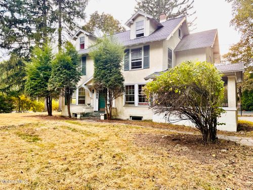 989 Balltown Rd, Niskayuna, NY, 12309-6437 | Card Image