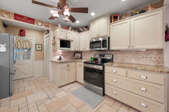 1121 W 3 Rd Ave, House other with 3 bedrooms, 2 bathrooms and null parking in Corsicana TX | Image 15