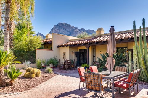 951 E Camino Corrida, Oro Valley, AZ, 85704 | Card Image