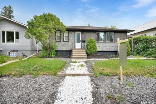 2843 Park St, Regina, SK, S4N2H9 | Card Image