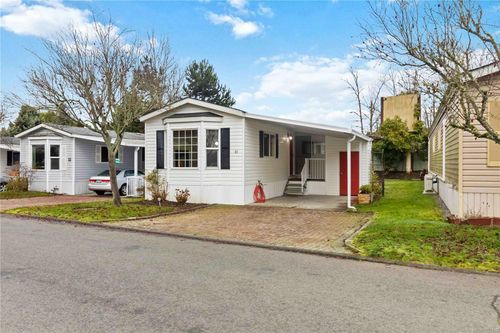 31-7583 Central Saanich Rd, Central Saanich, BC, V8M2B6 | Card Image