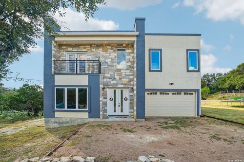757 Canyon Bnd, Canyon Lake, TX, 78133 | Card Image
