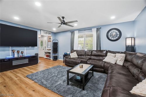 7442 Tamkrist Trl, Conneaut, OH, 44030 | Card Image