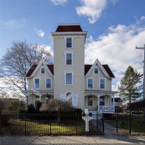 17 Church St, Beacon, NY, 12508-1911 | Card Image