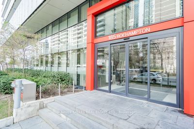 3201 - 185 Roehampton Ave, Condo with 2 bedrooms, 2 bathrooms and null parking in Toronto ON | Image 2