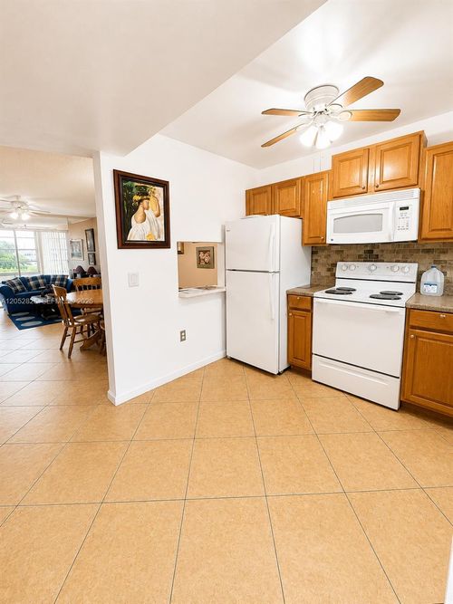 309-8220 Sunrise Lakes Blvd, Sunrise, FL, 33322-1542 | Card Image