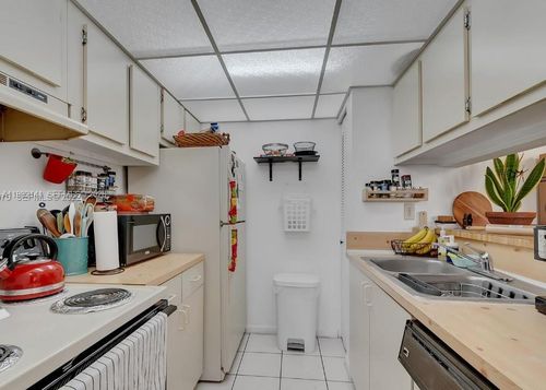 b201-8002 Sw 149th Ave, Miami, FL, 33193 | Card Image