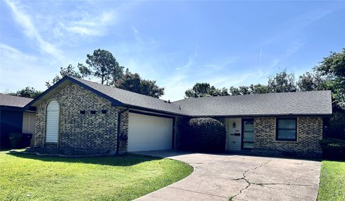 446 Meadowhill Dr, Garland, TX, 75043-3024 | Card Image