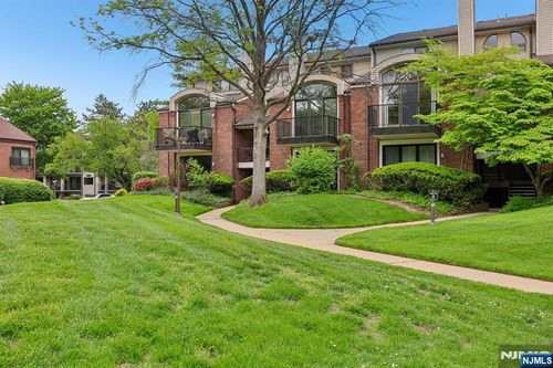 1 Peabody Court, Teaneck, NJ, 07666 | Card Image