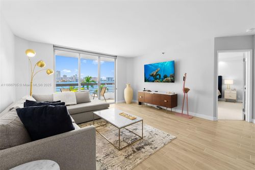 apt-614-3600 Mystic Pointe Dr, Aventura, FL, 33180-2558 | Card Image